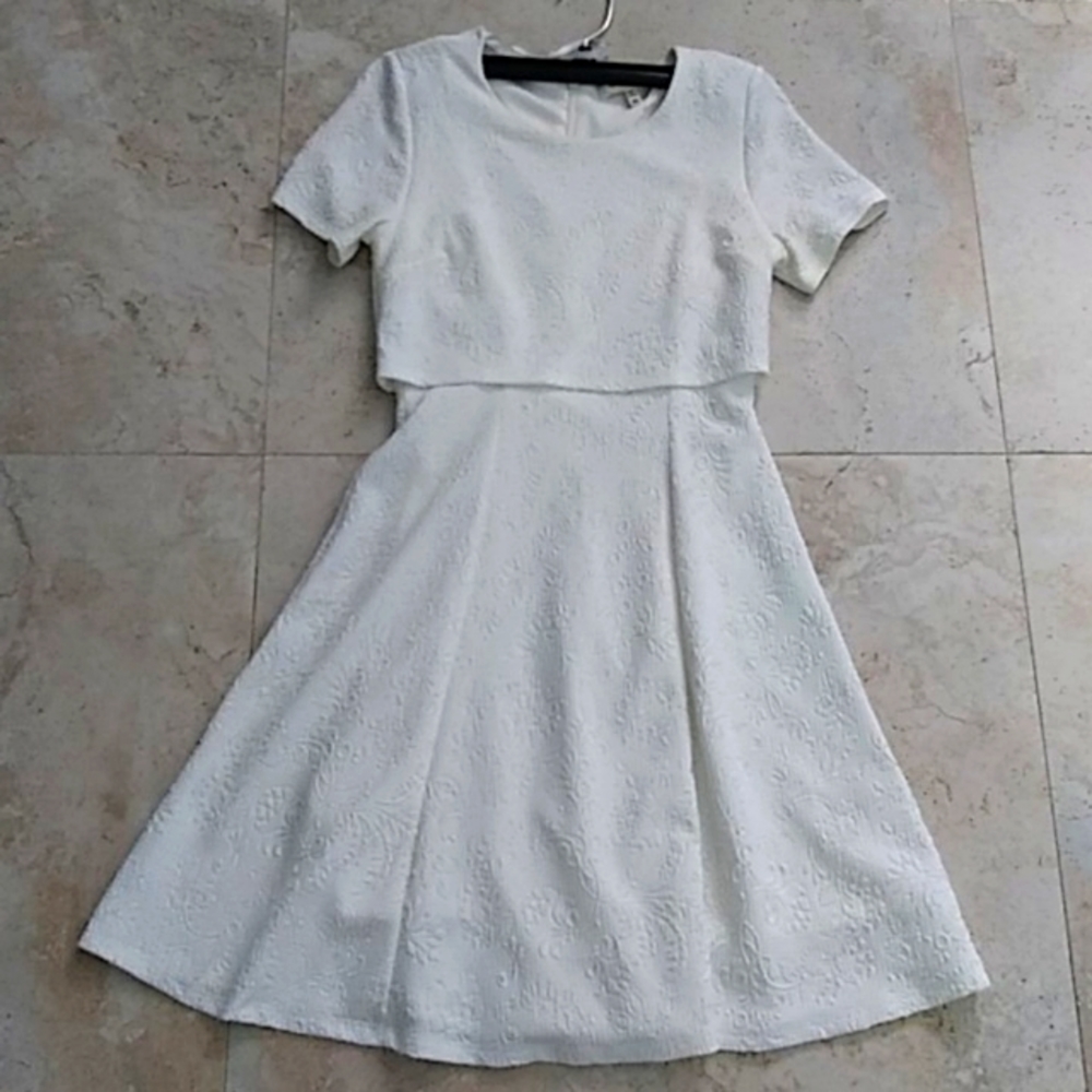 Monteau Off White Dress